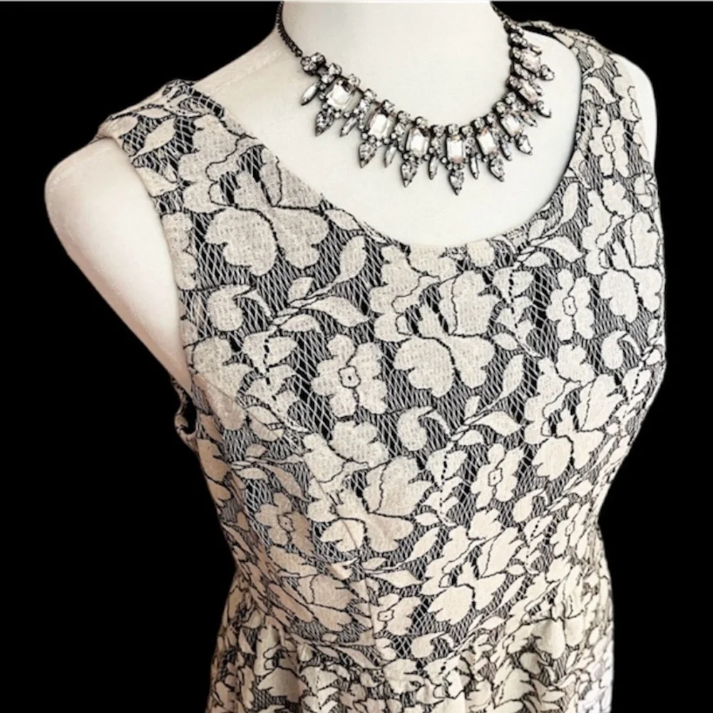 ⛔️SOLD⛔️ XHILARATION Sleeveless Floral Lace Midi Dress Black & White Sz Large - Picture 5 of 14